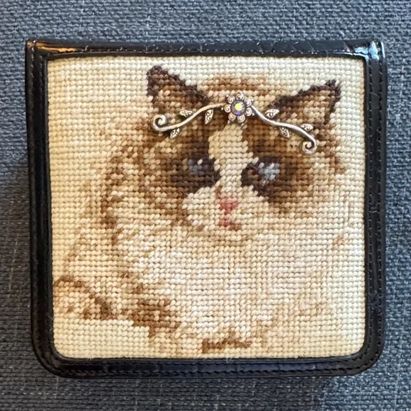 Brighton embroidered cat wallet - Picture 1 of 7